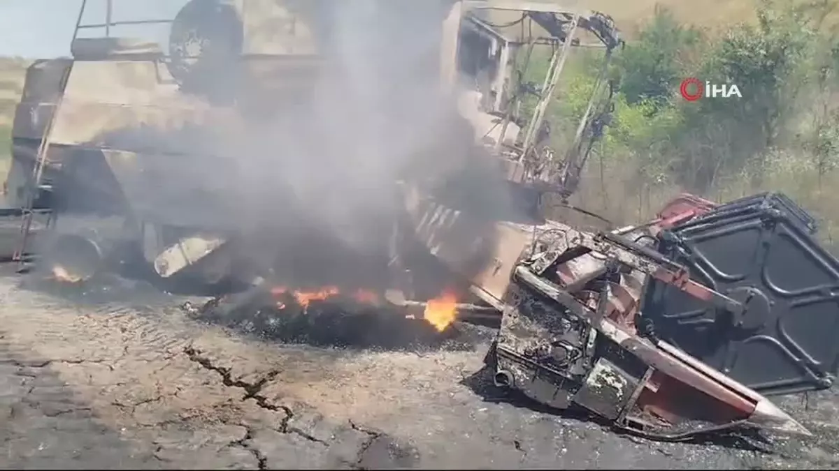 Alev alev yanan biçerdöver kullanılamaz hale geldi