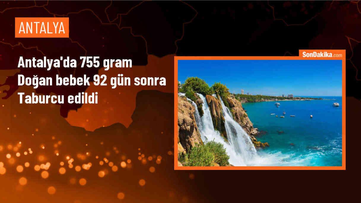 Antalya\'da 26 Haftalık Prematüre Bebek Taburcu Edildi