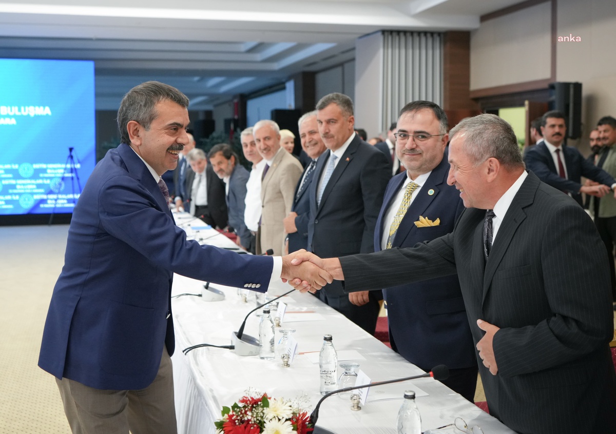 Milli Eğitim Bakanı, Eğitim Sendikalarıyla Görüştü