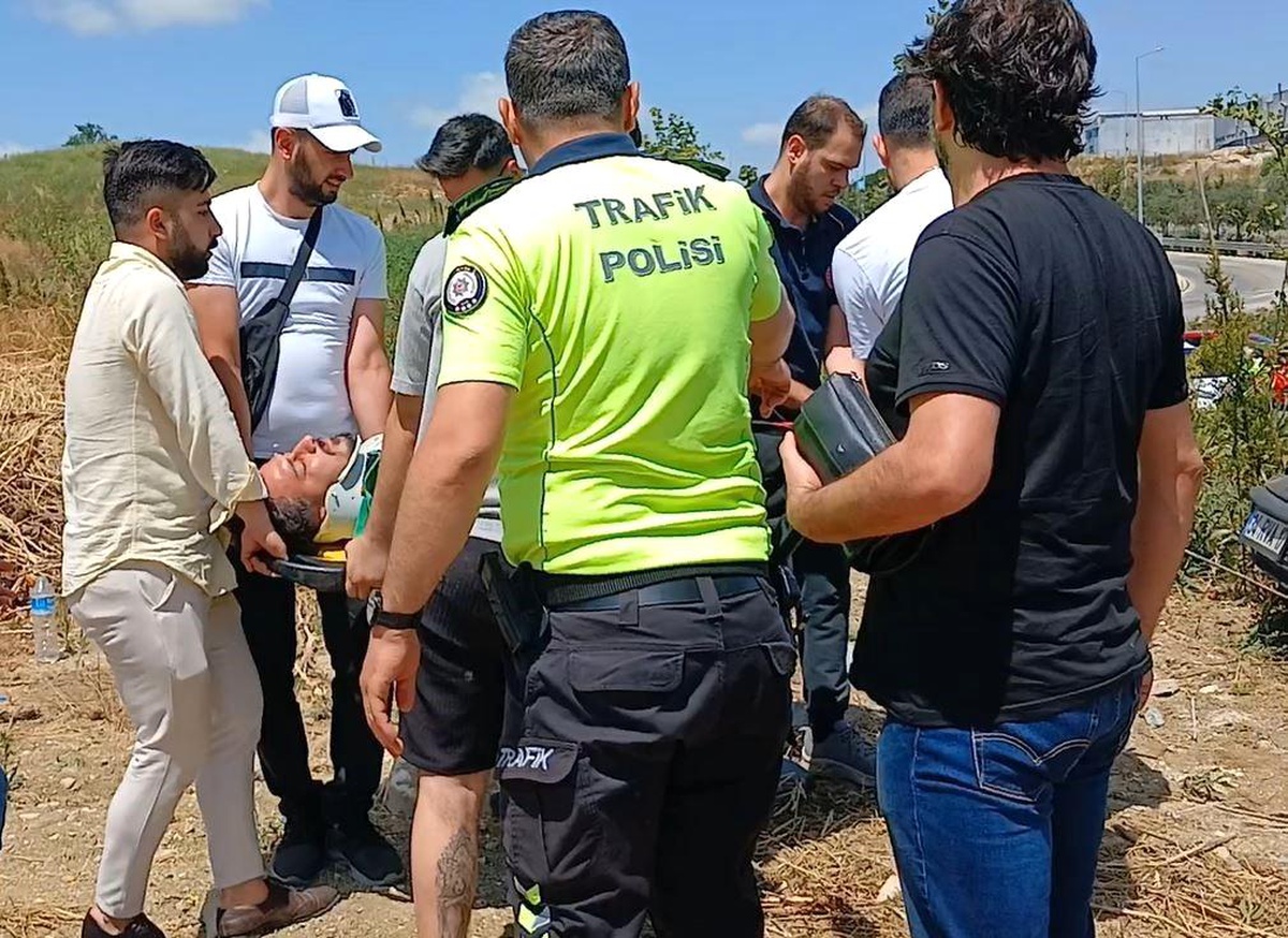 Beylikdüzü\'nde Kaza: Otomobil Takla Attı, 2 Yaralı Kurtarıldı