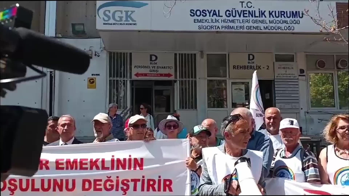 Emekli Maaşları Asgari Ücretin Altında Kalıyor