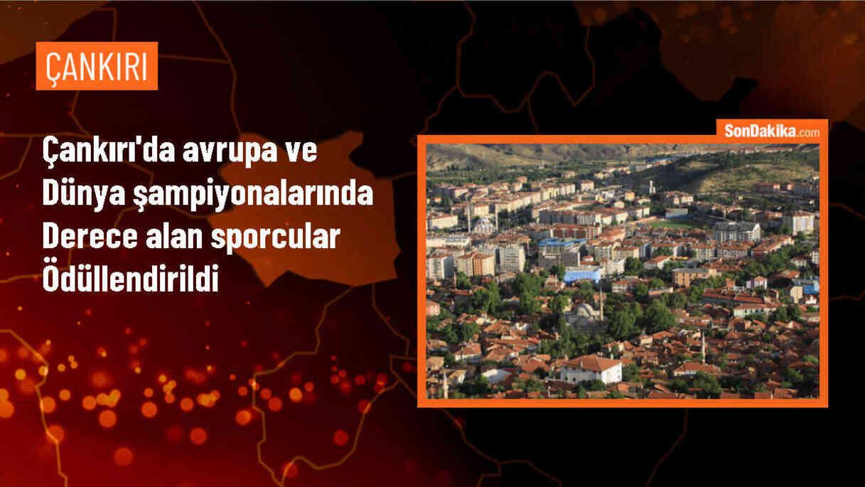 Çankırı\'da Uluslararası Organizasyonlarda Derece Elde Eden Sporcular Ödüllendirildi