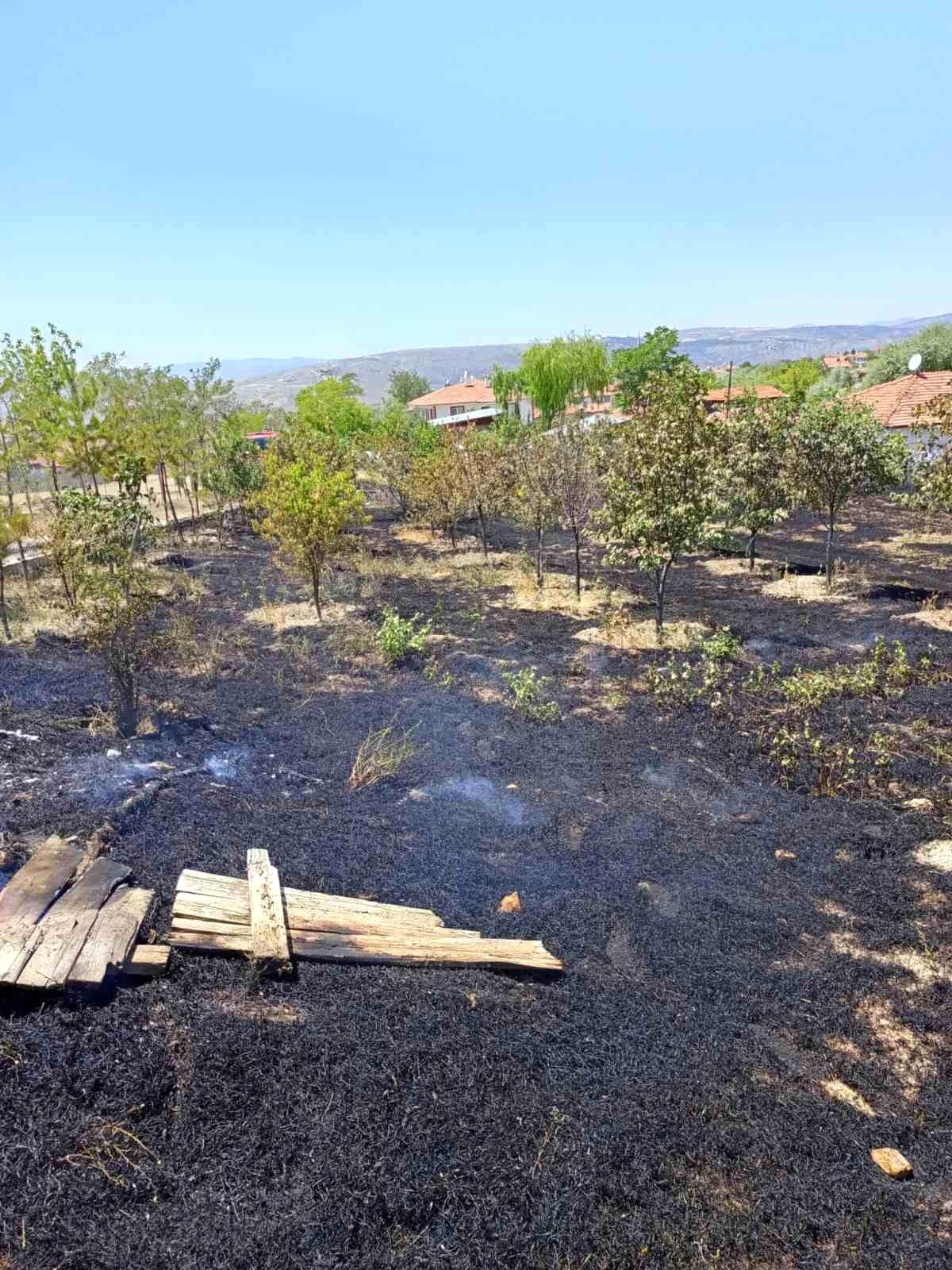 Çankırı\'da İki Farklı Bölgedeki Yangınlar İtfaiye Tarafından Söndürüldü