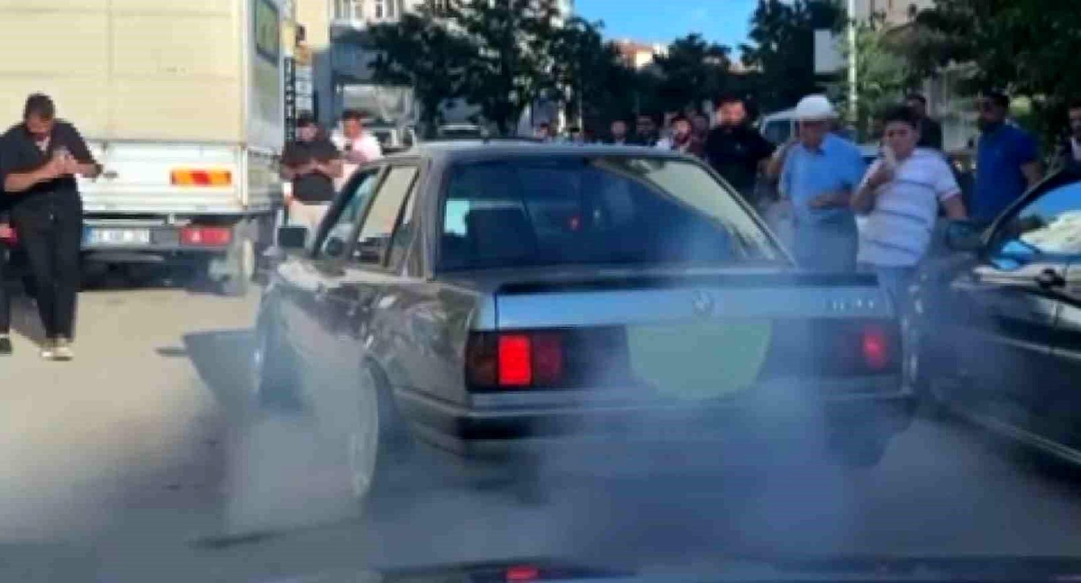 Aksaray\'da Düğün Alanında Lastik Yakana Cezai İşlem