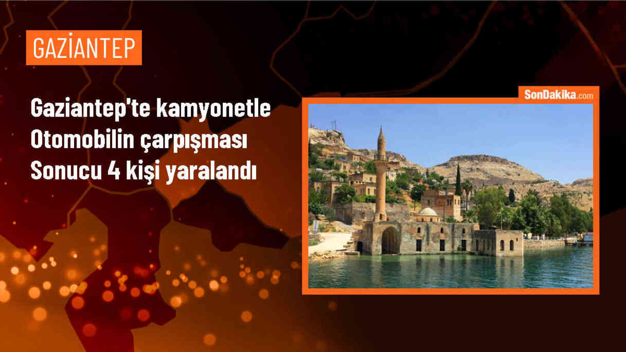 Gaziantep\'te Kamyonetle Otomobil Çarpıştı: 4 Yaralı