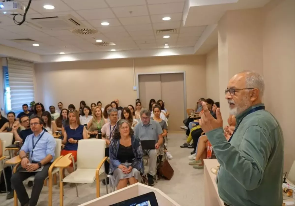 İzmir Biyotıp ve Genom Merkezi\'nde Nadir Hastalıklar Semineri Verildi