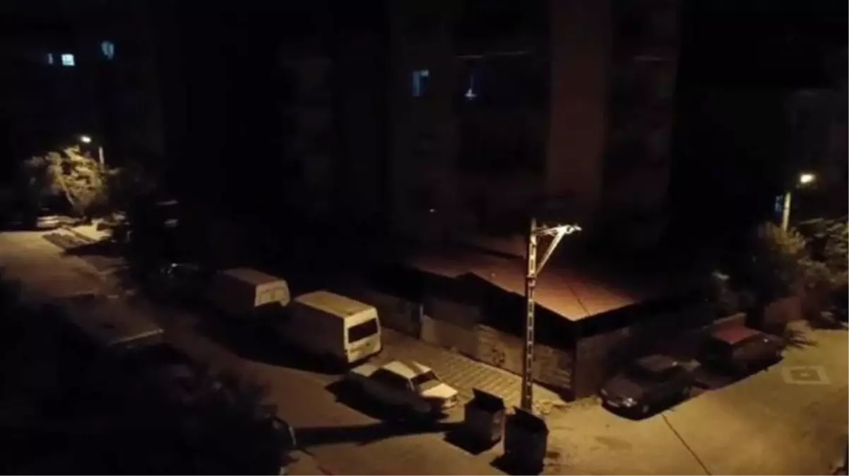 Manisa\'da gece saatlerinde korkutan deprem! Sarsıntı çevre illerde de hissedildi