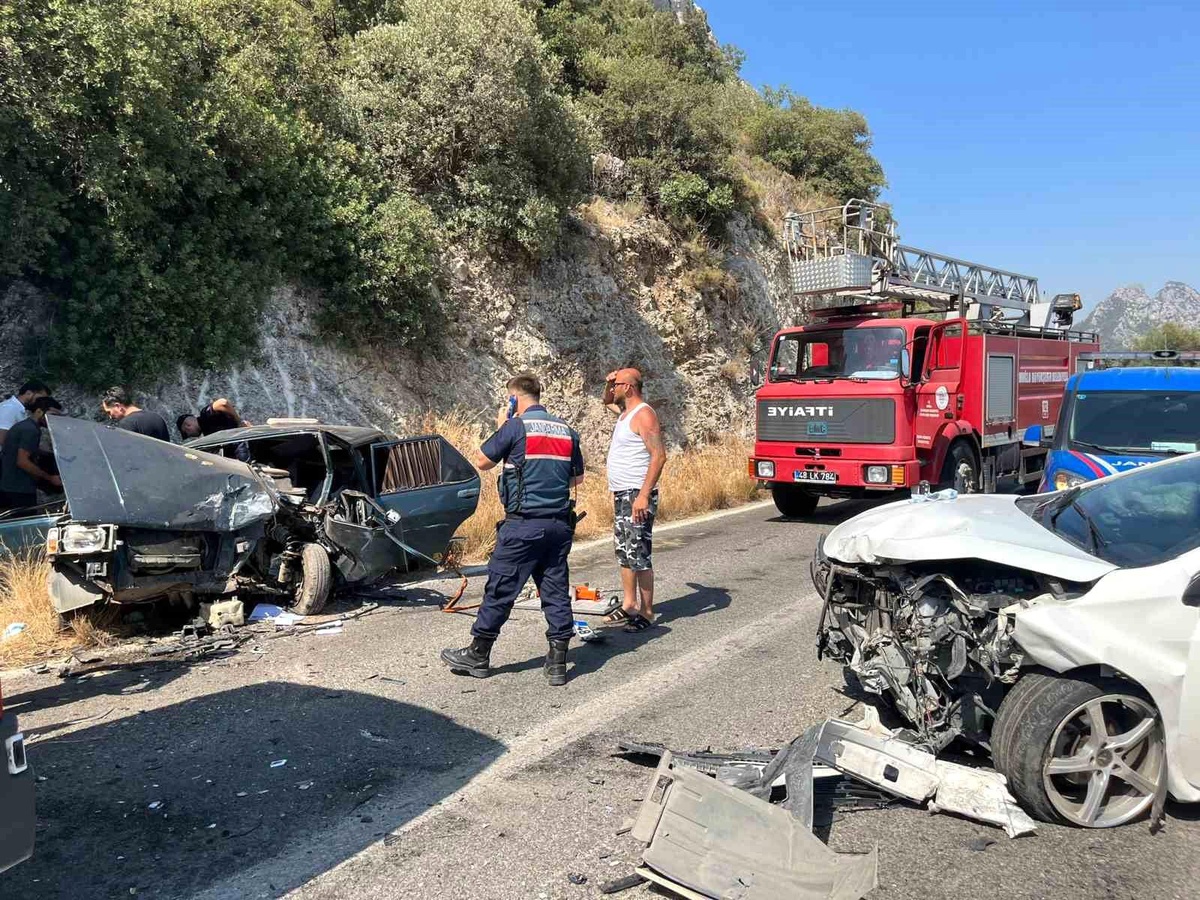 Muğla\'da çift taraflı trafik kazasında 1 kişi hayatını kaybetti