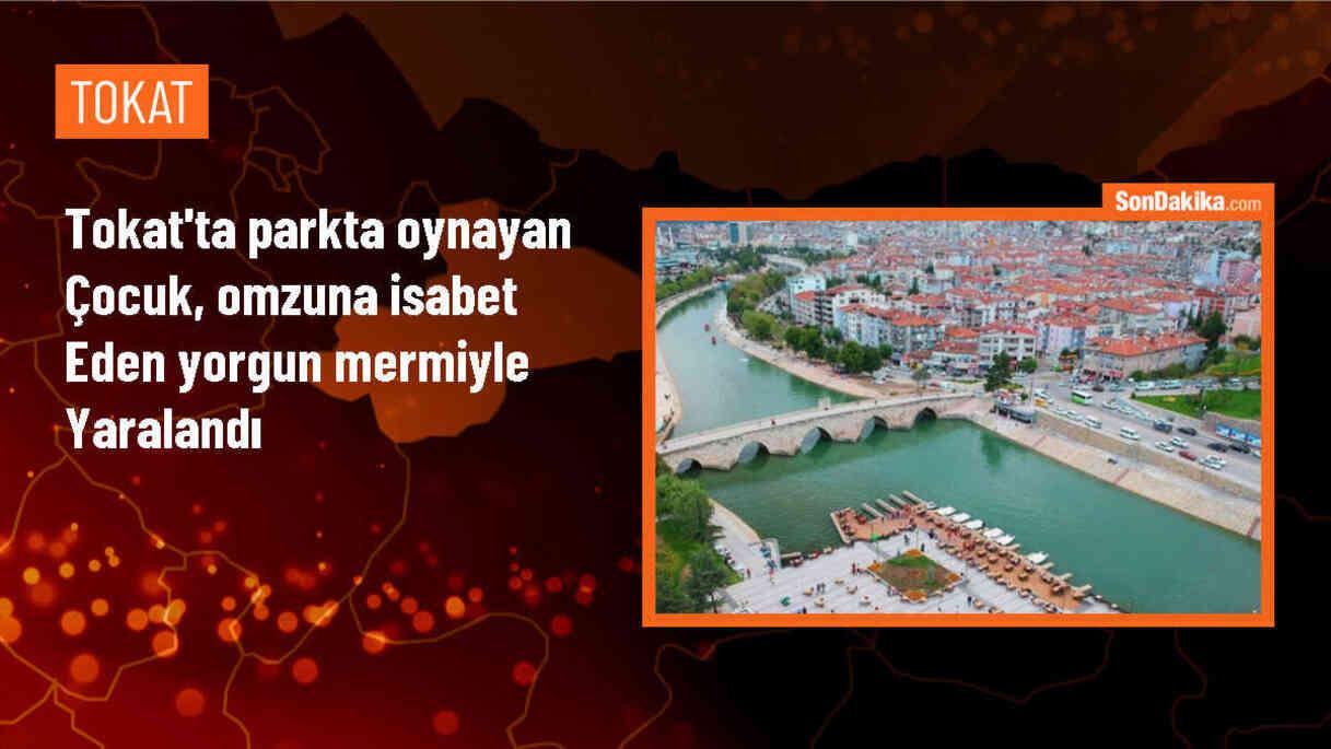 Tokat\'ta parkta futbol oynayan çocuk yorgun mermi isabetiyle yaralandı