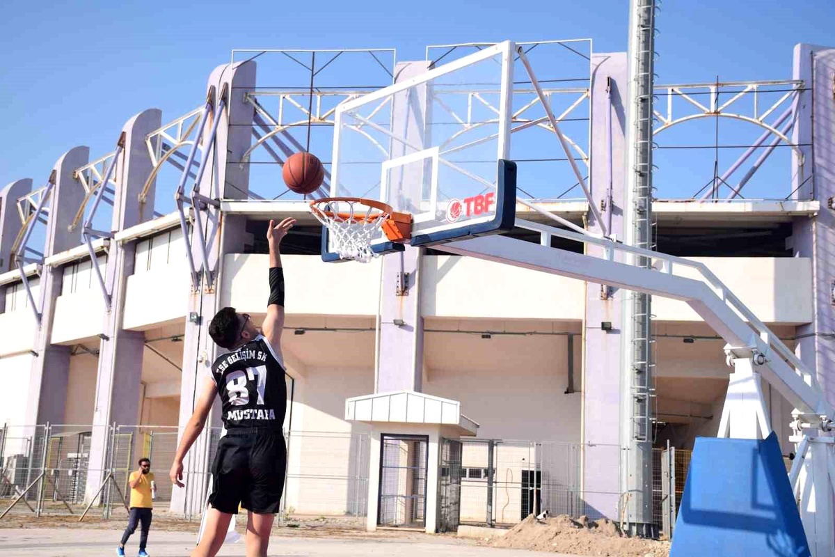 Ege Bölgesi\'nde 3x3 Sokaklar Bizim Basketbol Müsabakaları Başladı
