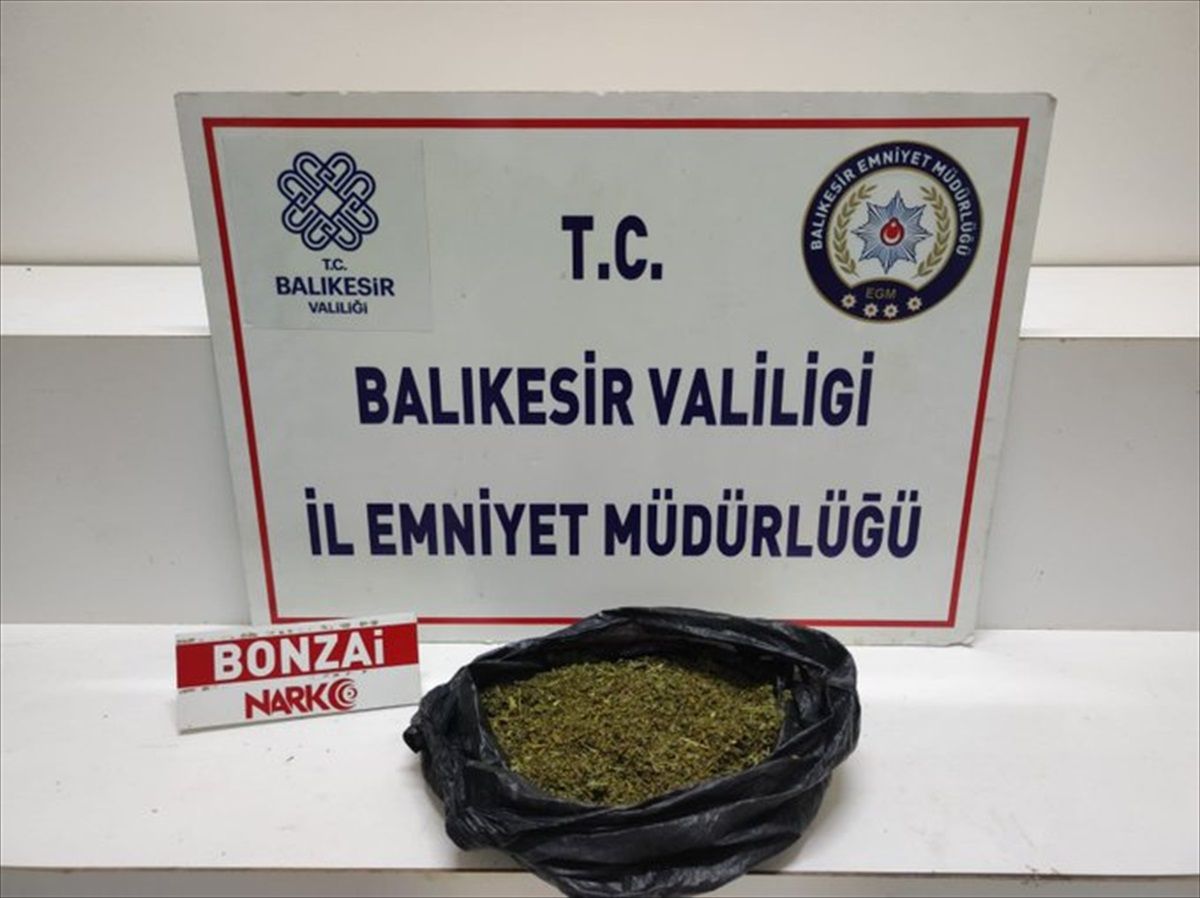 Edremit\'te 300 Gram Uyuşturucu Ele Geçirildi