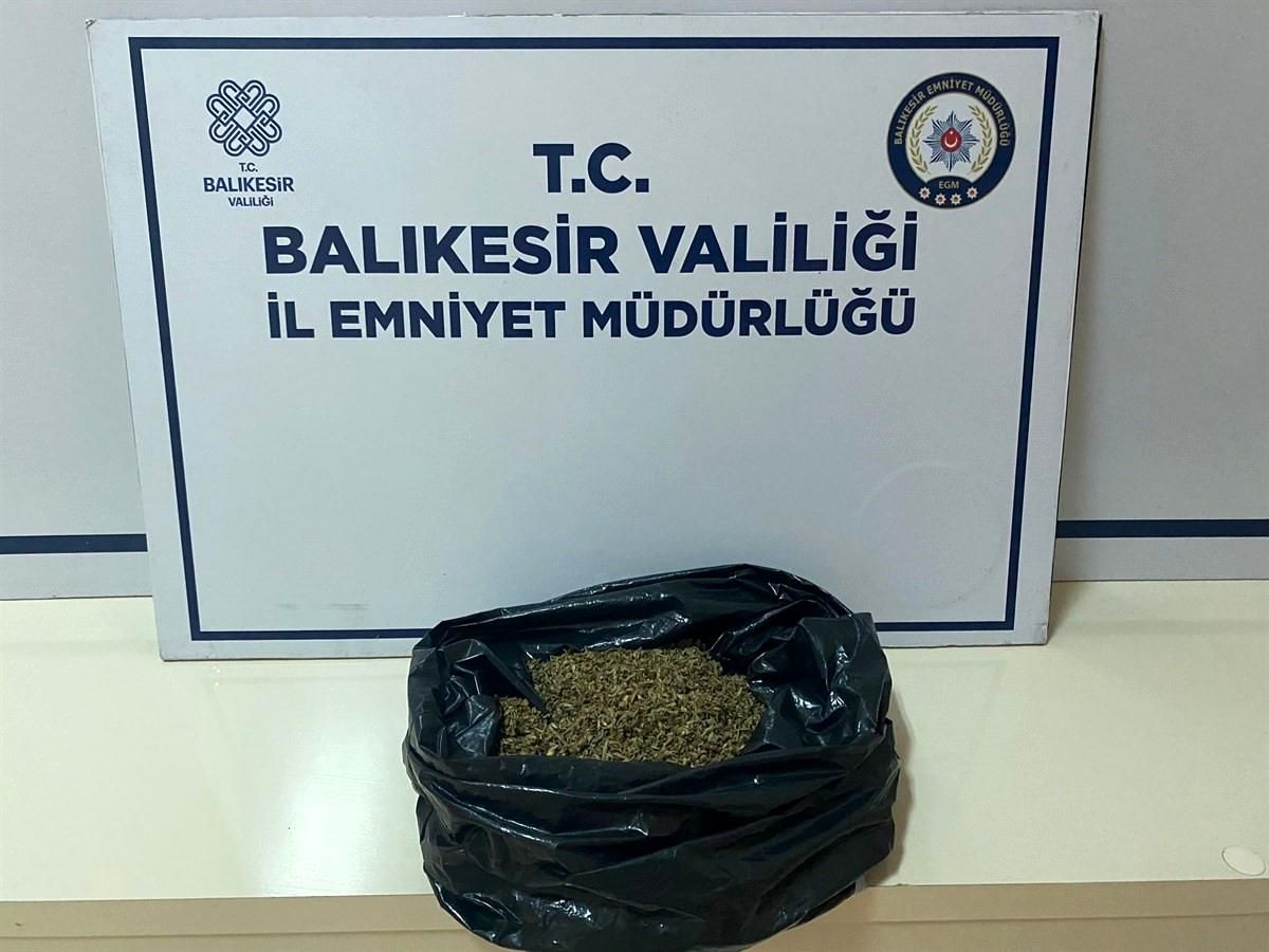 Bandırma\'da yapılan operasyonda uyuşturucu ele geçirildi