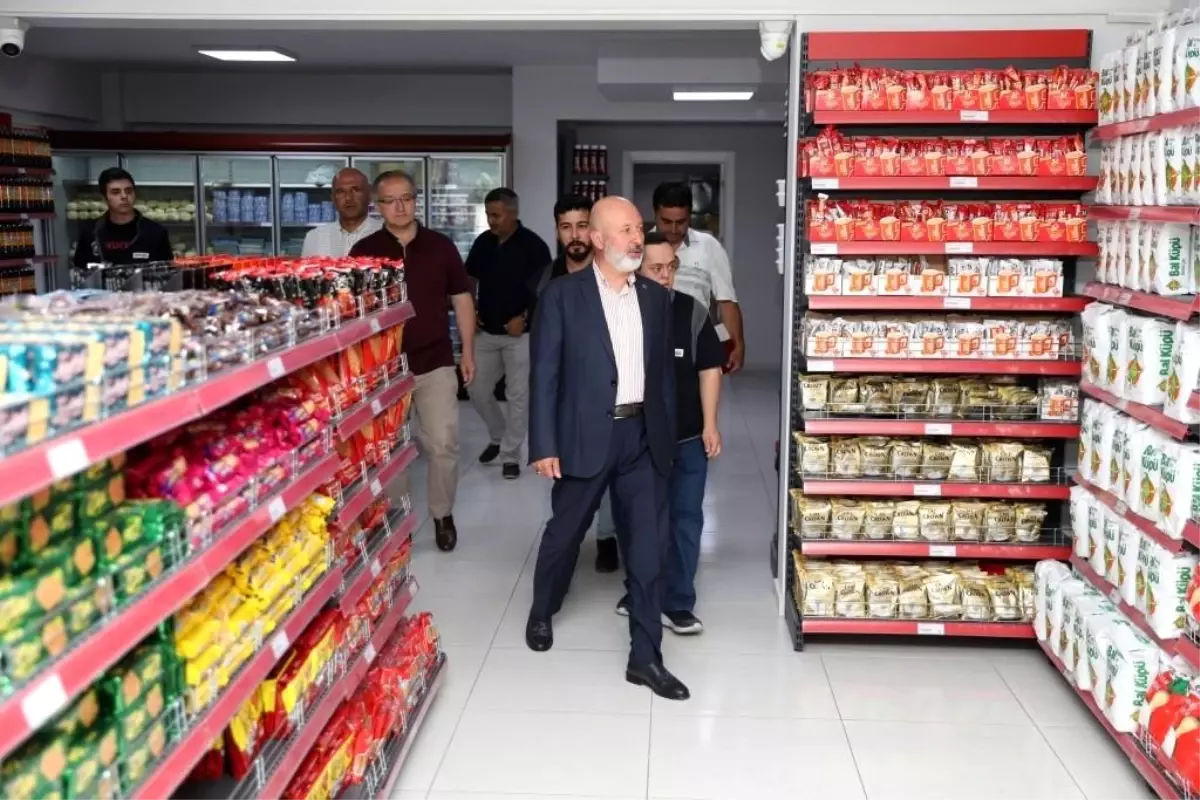 Kocasinan Belediye Başkanı Ahmet Çolakbayrakdar, Dost Market\'i Ziyaret Etti