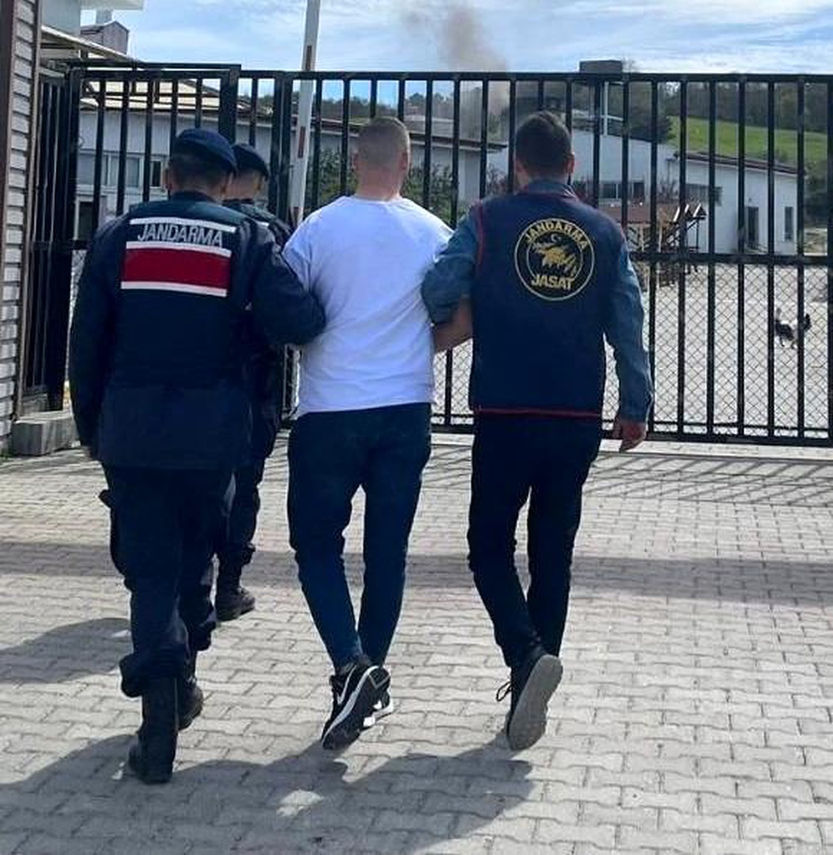 Düzce\'de nitelikli cinsel istismar suçundan aranan şahıs yakalandı