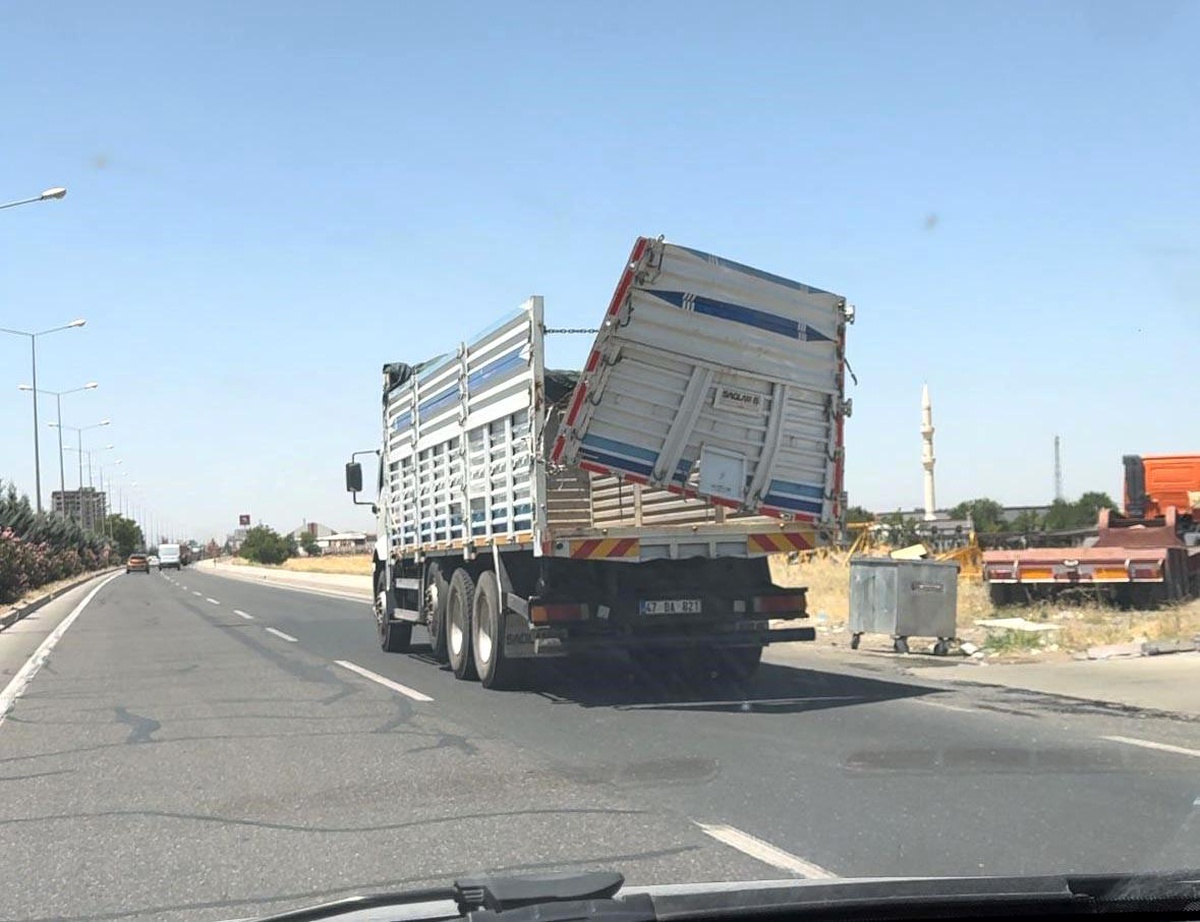 Diyarbakır\'da Tehlikeli Kamyon Anı