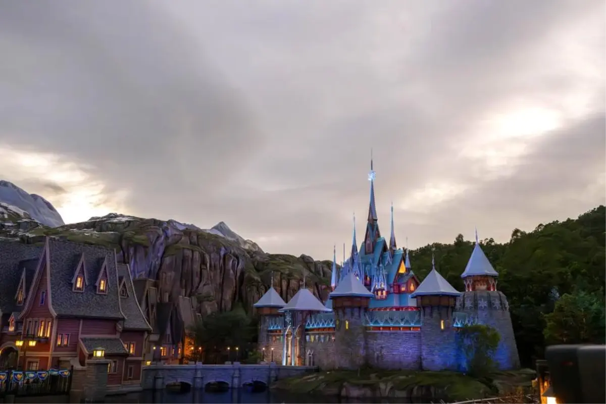 Hong Kong Disneyland Resort, 2023\'te rekor gelir ve kar elde etti