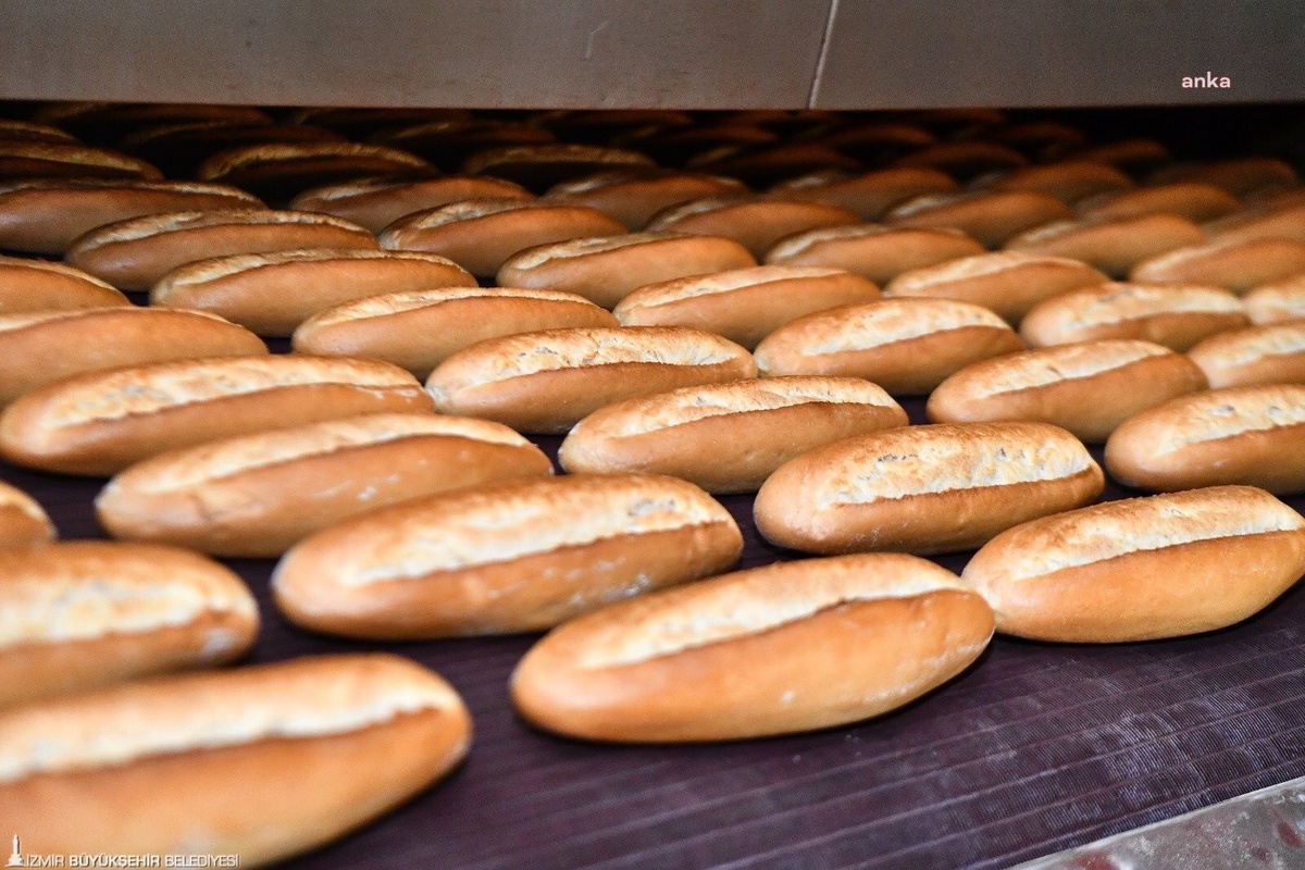 İzmir\'de İZTO üyesi fırınlarda ekmek fiyatlarına zam