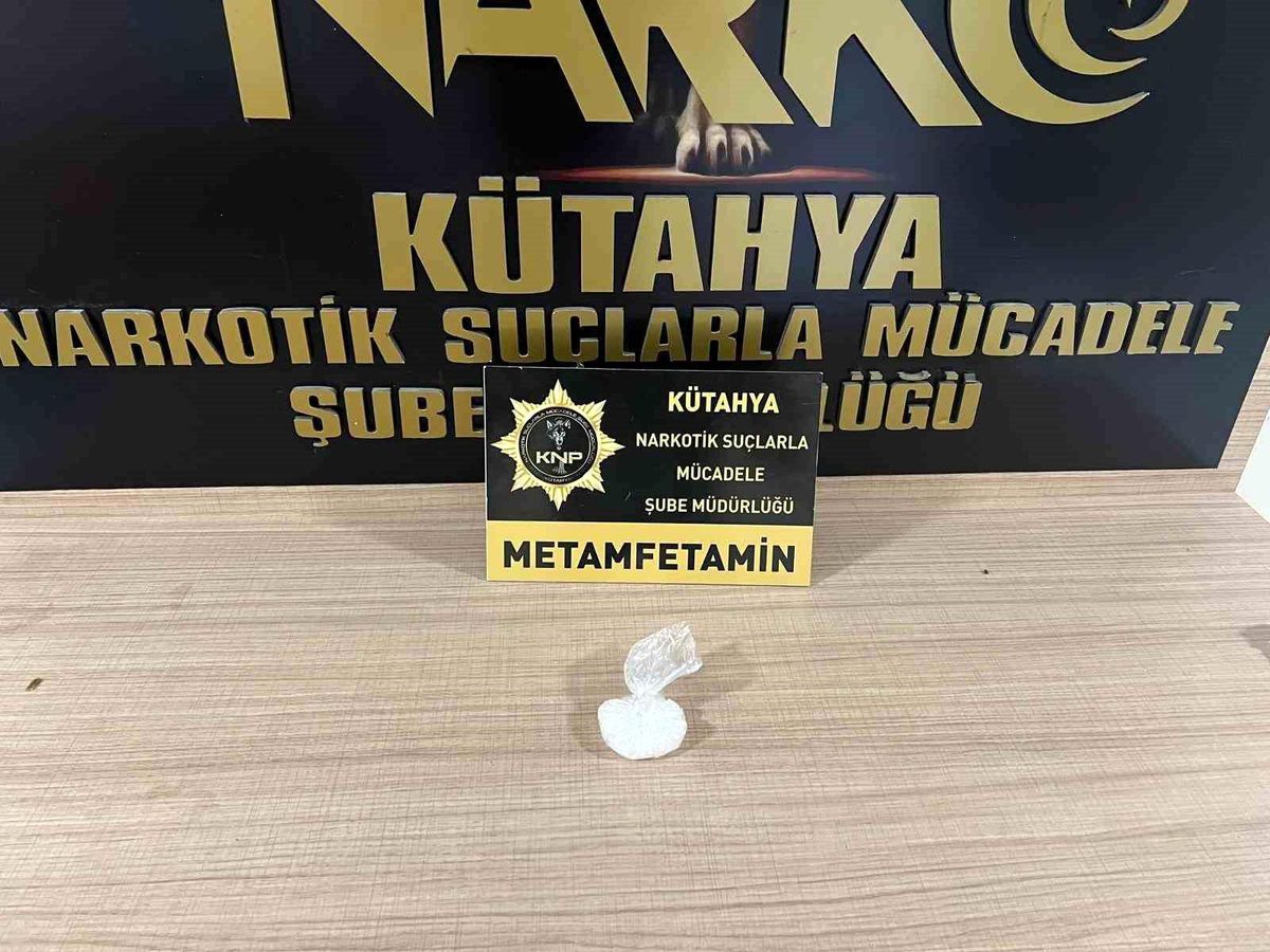 Kütahya\'da Otobüste Gizlenmiş Uyuşturucu Ele Geçirildi