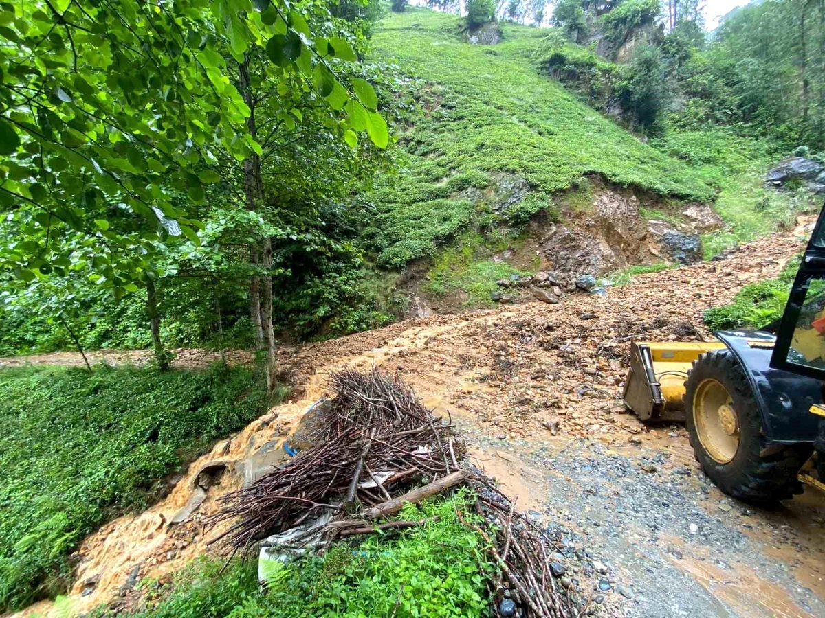 Rize\'de Sağanak Yağış ve Heyelanlar