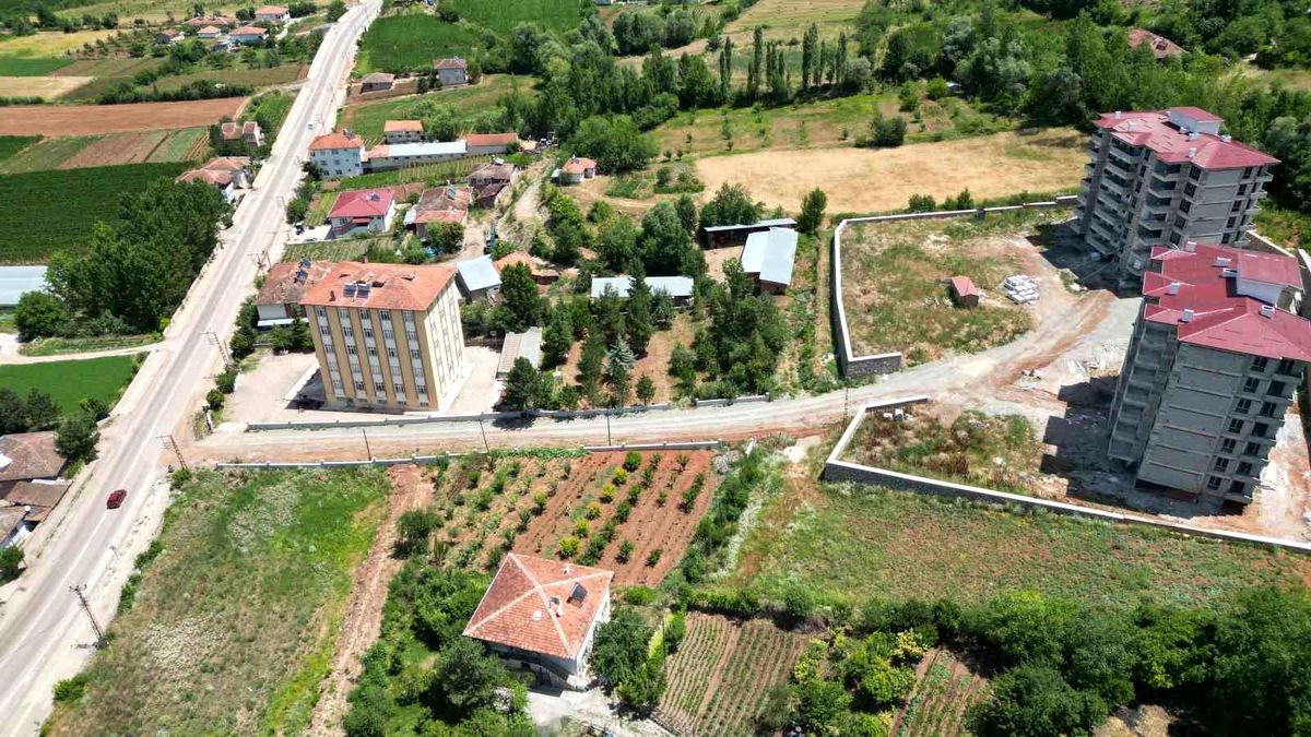 Tokat\'ta hayvancılıkla uğraşan çiftçiye ahır yıkımı tehdidi