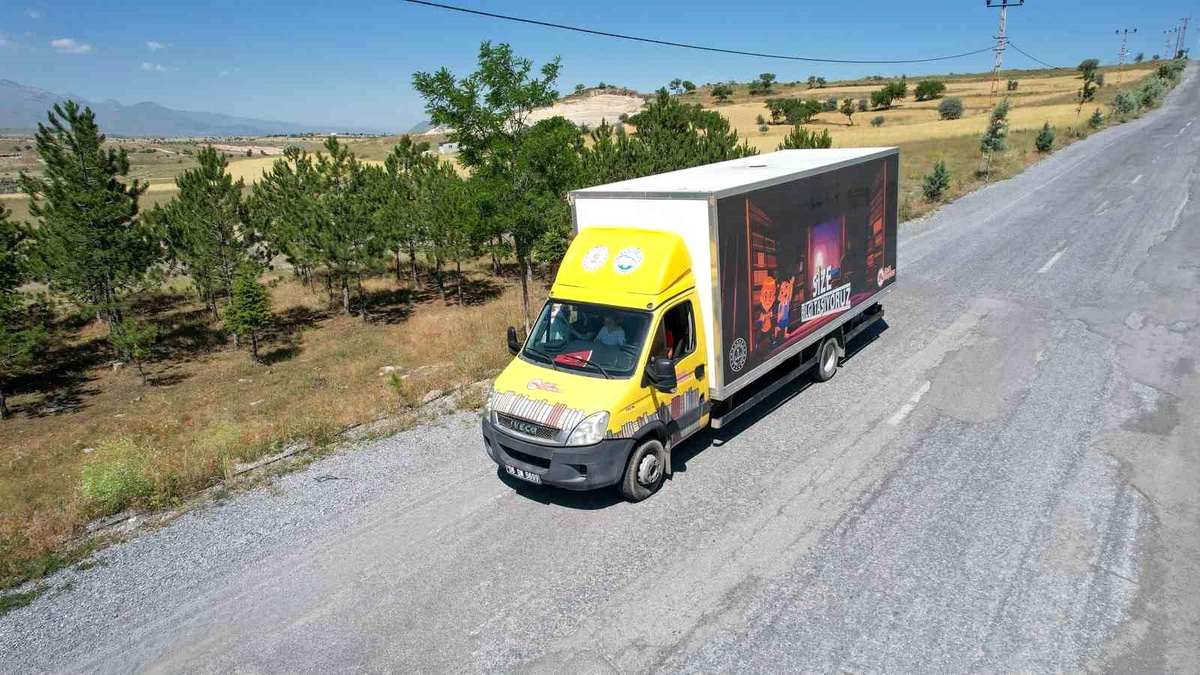 Talas Belediyesi Kırsal Mahallelerde Gezici Kütüphane Okuma Şenliği Düzenliyor