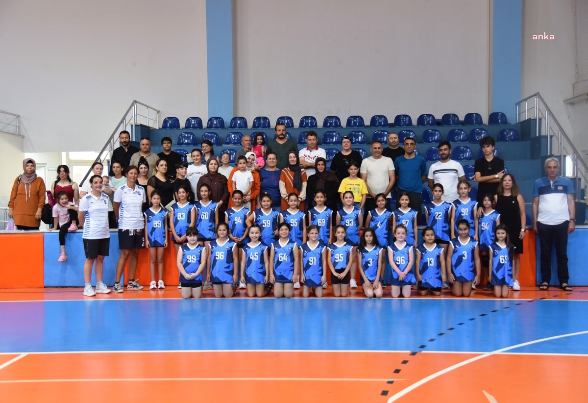 Yunusemre Belediyespor Yaz Spor Okulu Voleybol Kursları Başladı