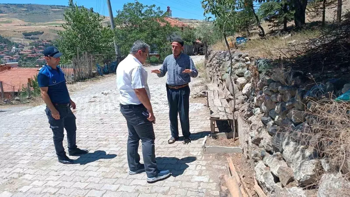 Çorum\'un Bayat ilçesinde alt ve üst yapı çalışmaları devam ediyor