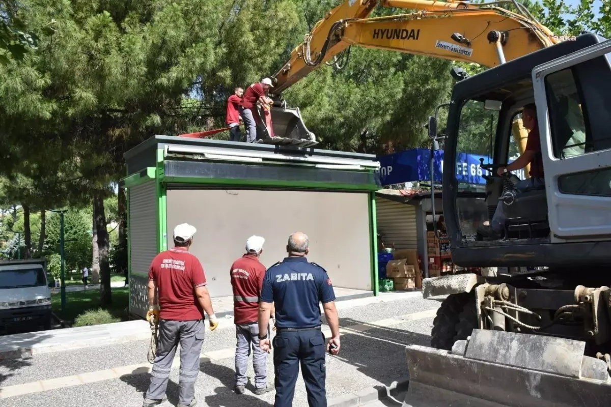 Edremit Belediyesi Kaçak Yapıları Yıkıyor