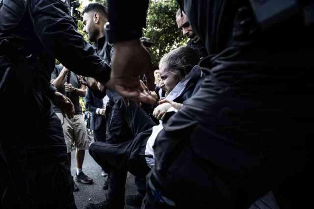 İsrail'de Harediler zorunlu askerlik hizmetini protesto için sokaklara indi: 10 gözaltı