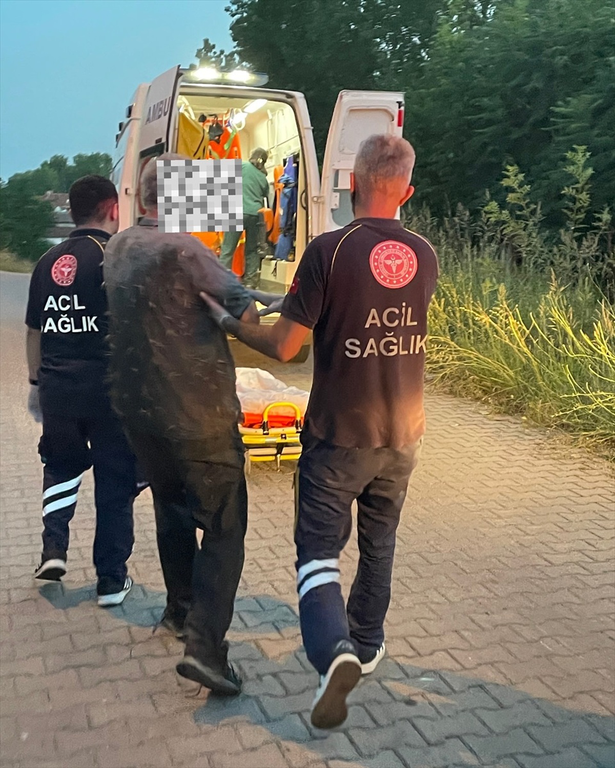 Kırklareli\'nde dereye düşen kişi itfaiye ekipleri tarafından kurtarıldı