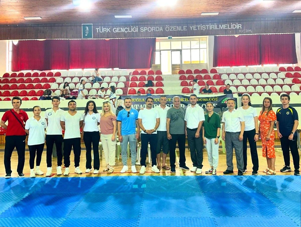 Köyceğiz Taekwondo Minikler İl Şampiyonası\'nda büyük başarı