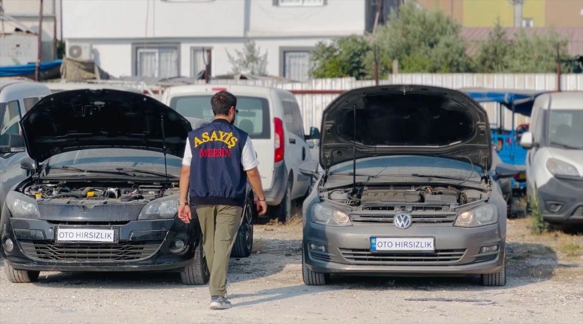 Mersin\'de depremde hasar gören araçlarla değiştirilmiş araçlar operasyonu
