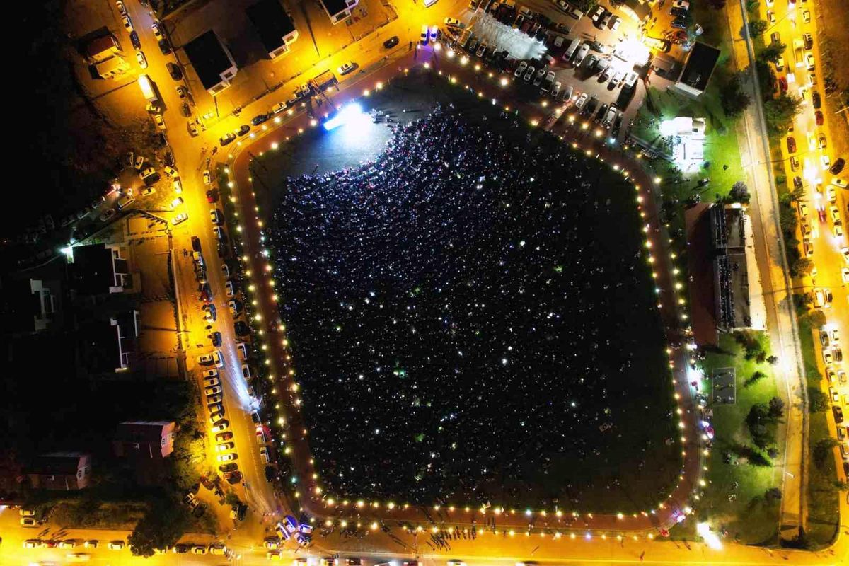 Talas Belediyesi, A Milli Takım\'ın Çekya maçını dev ekranda izletti