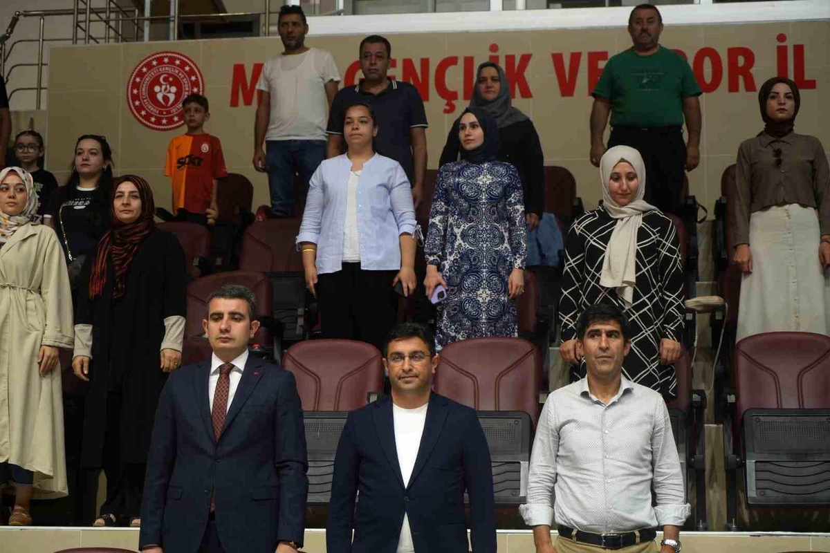Muş\'ta Yaz ve Engelsiz Spor Okulları Açıldı
