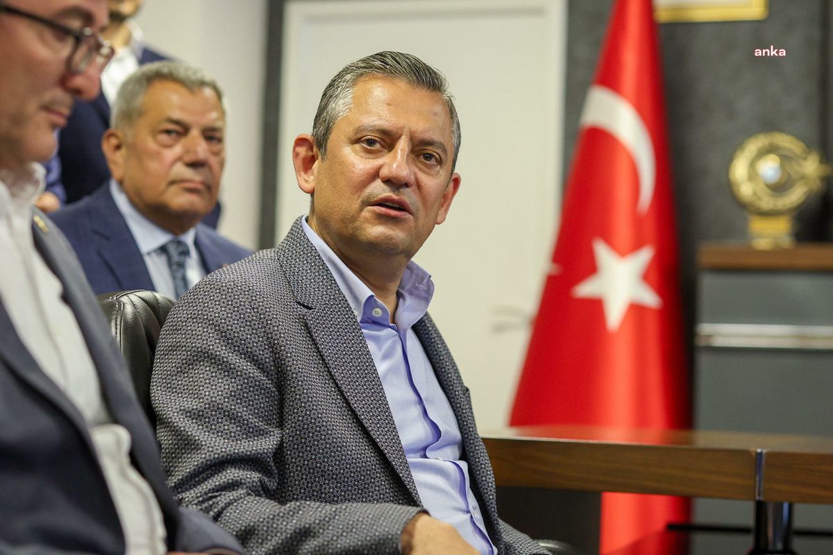 CHP Genel Başkanı Özgür Özel, İşçi Konfederasyonlarını Mitinge Davet Etti