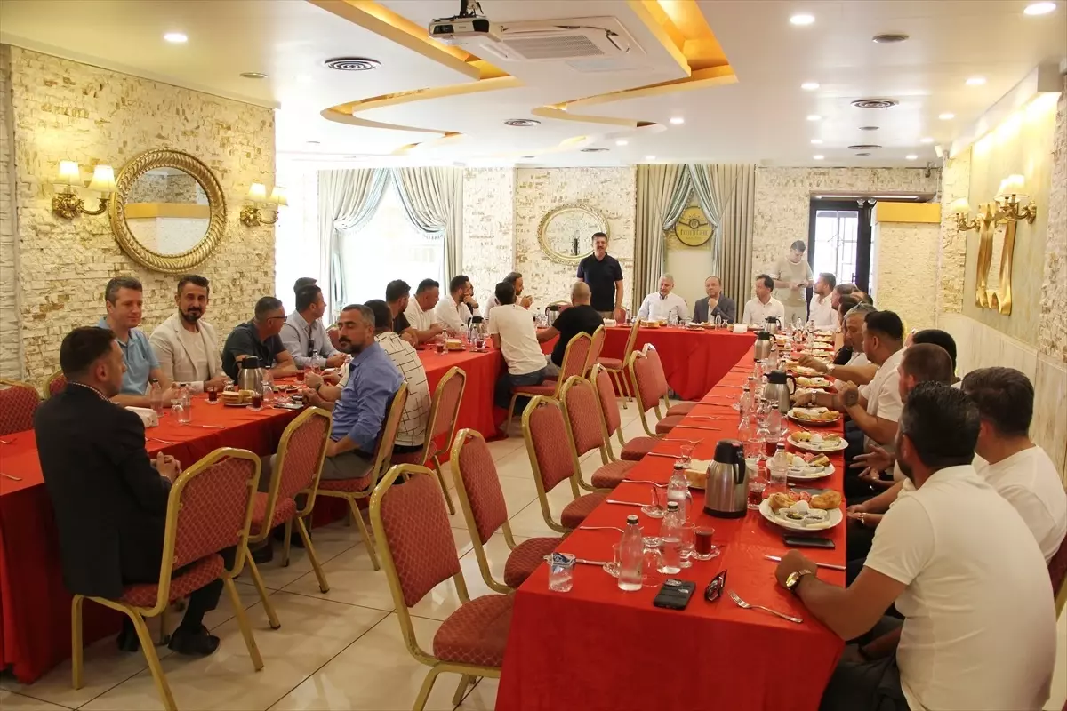 Sakarya İş Adamları Birliği, dostluk ve ticaret ilişkilerini geliştirmek için toplantı düzenledi