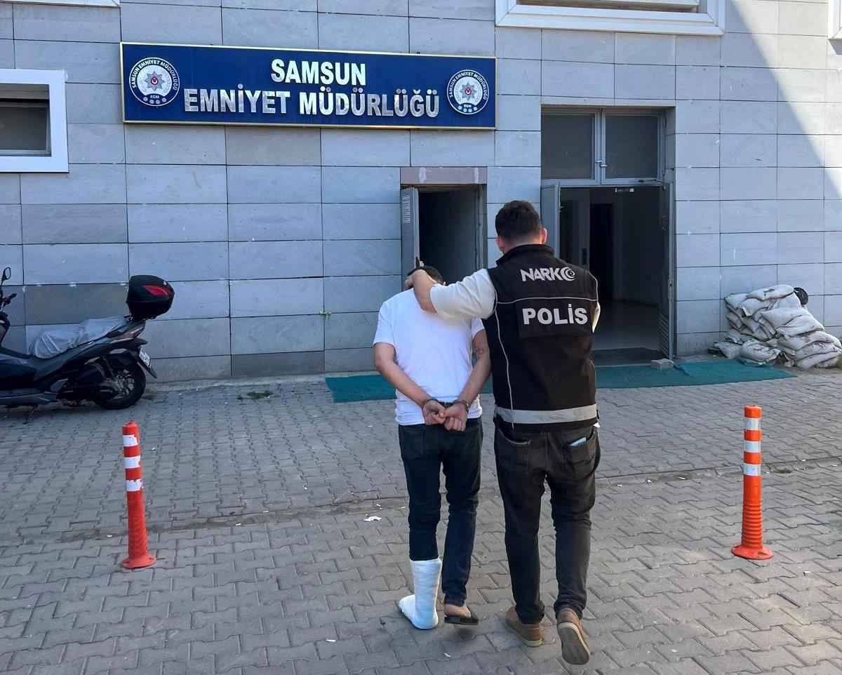 Samsun\'da 9 yıl 7 ay 15 gün hapis cezasıyla aranan şahıs yakalandı