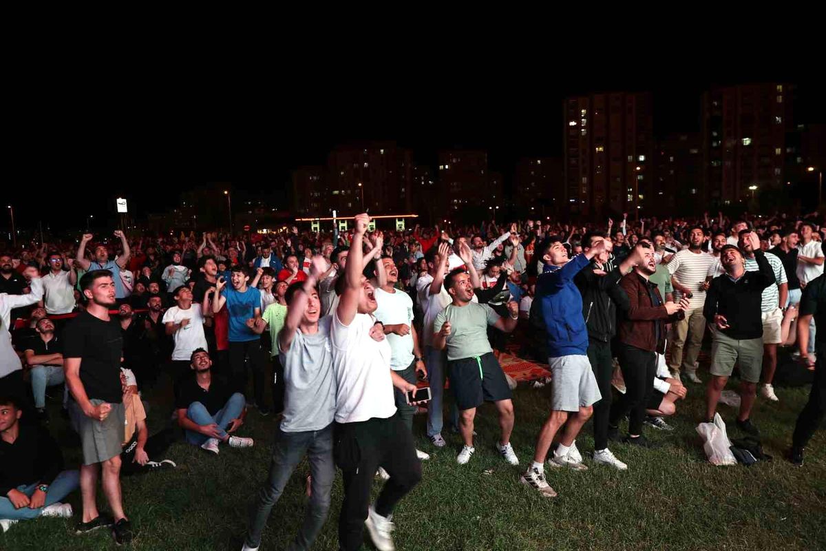 A Milli Futbol Takımı Euro 2024\'te Avusturya ile Son 16 Turu Maçını Dev Ekranda İzleyecek
