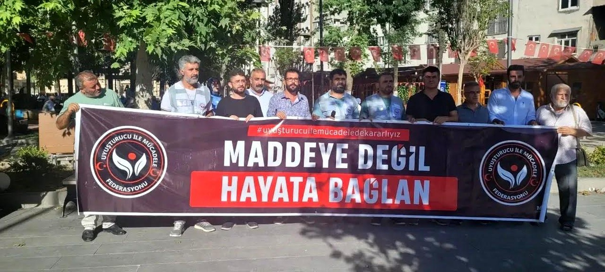 Uluslararası Uyuşturucu Kullanımı ve Kaçakçılığı ile Mücadele Günü\'nde \'Maddeye değil hayata bağlan\' çağrısı yapıldı