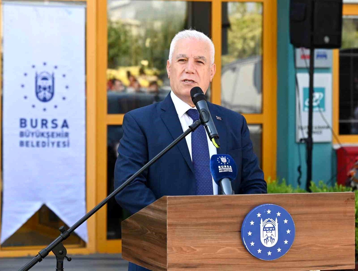 Bursa Büyükşehir Belediye Başkanı Mustafa Bozbey, BESAŞ ekmeği fiyat düzenlemesini açıkladı