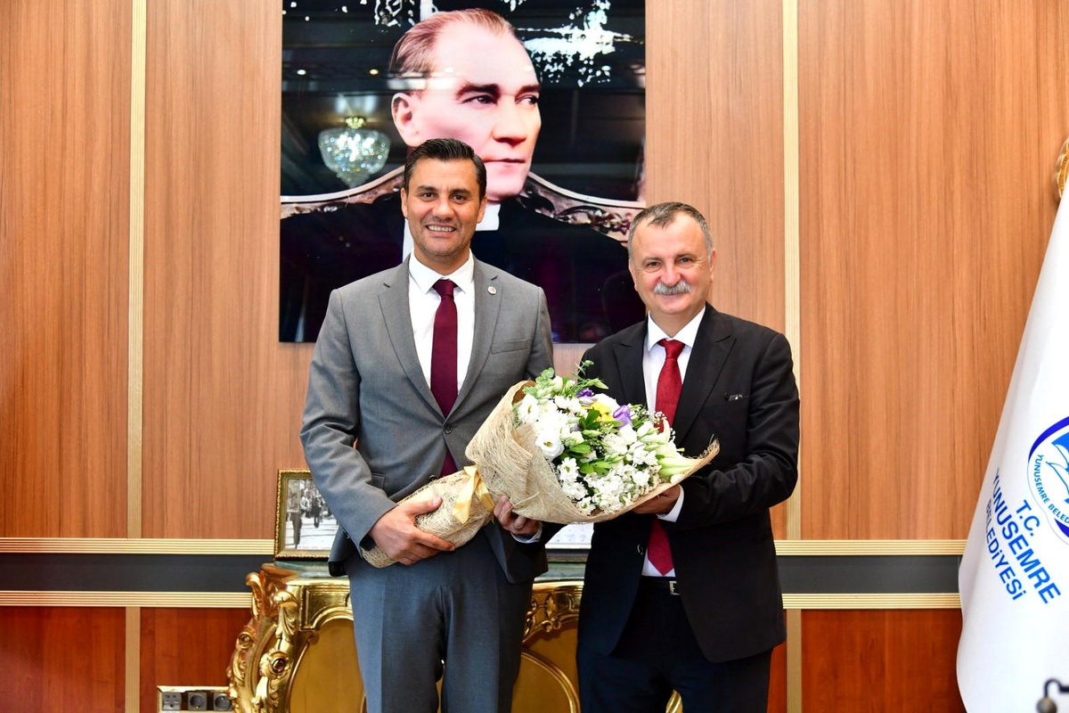 Manisa Büyükşehir Belediye Başkanı Ferdi Zeyrek, Yunusemre Belediye Başkanı Semih Balaban ile Bir Araya Geldi