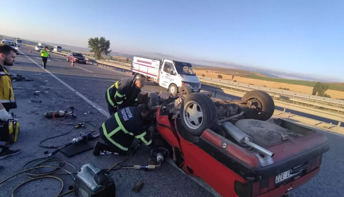 Bozüyük\'te Otomobil Takla Attı: 1 Ölü, 1 Yaralı