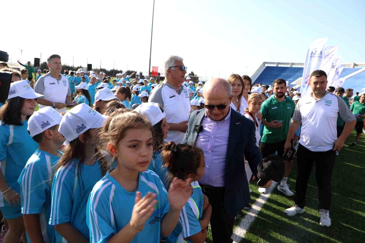 Büyükçekmece Belediyesi Yaz Spor Okulu Açıldı