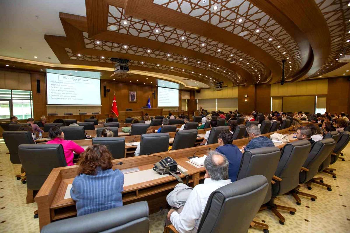 Bursa Büyükşehir Belediyesi Personeline Stratejik Planlama Eğitimi Verildi