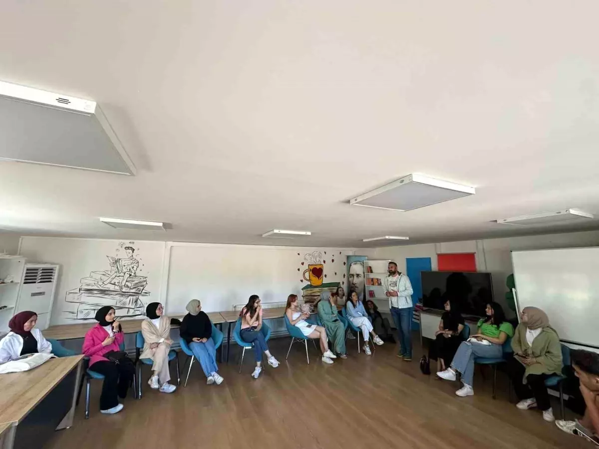 Muğla\'da Gençler İşaret Dili Eğitimi Alarak Farkındalık Oluşturuyor