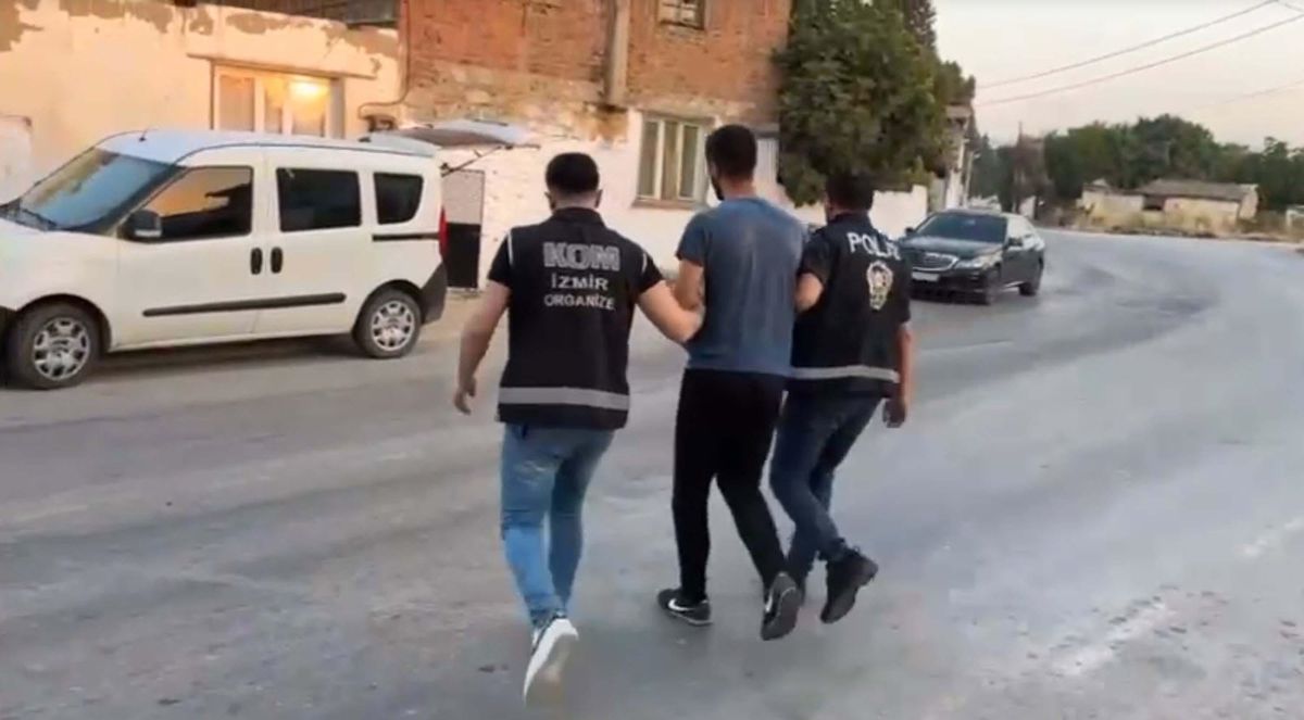 İzmir\'de Oto Galericilik Yapan Şüphelilere Tefecilik Suçlaması