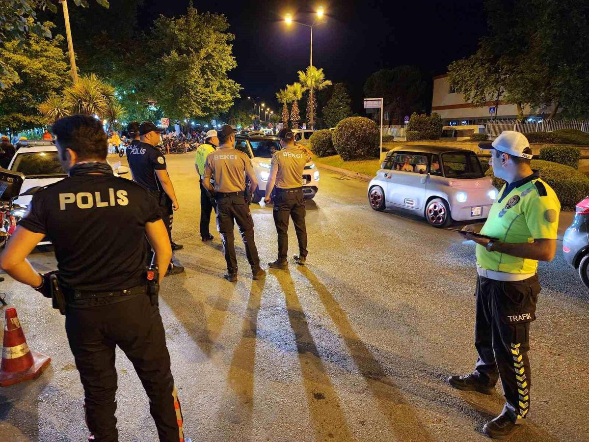 Karadeniz Ereğli\'de Asayiş ve Trafik Uygulaması Yapıldı