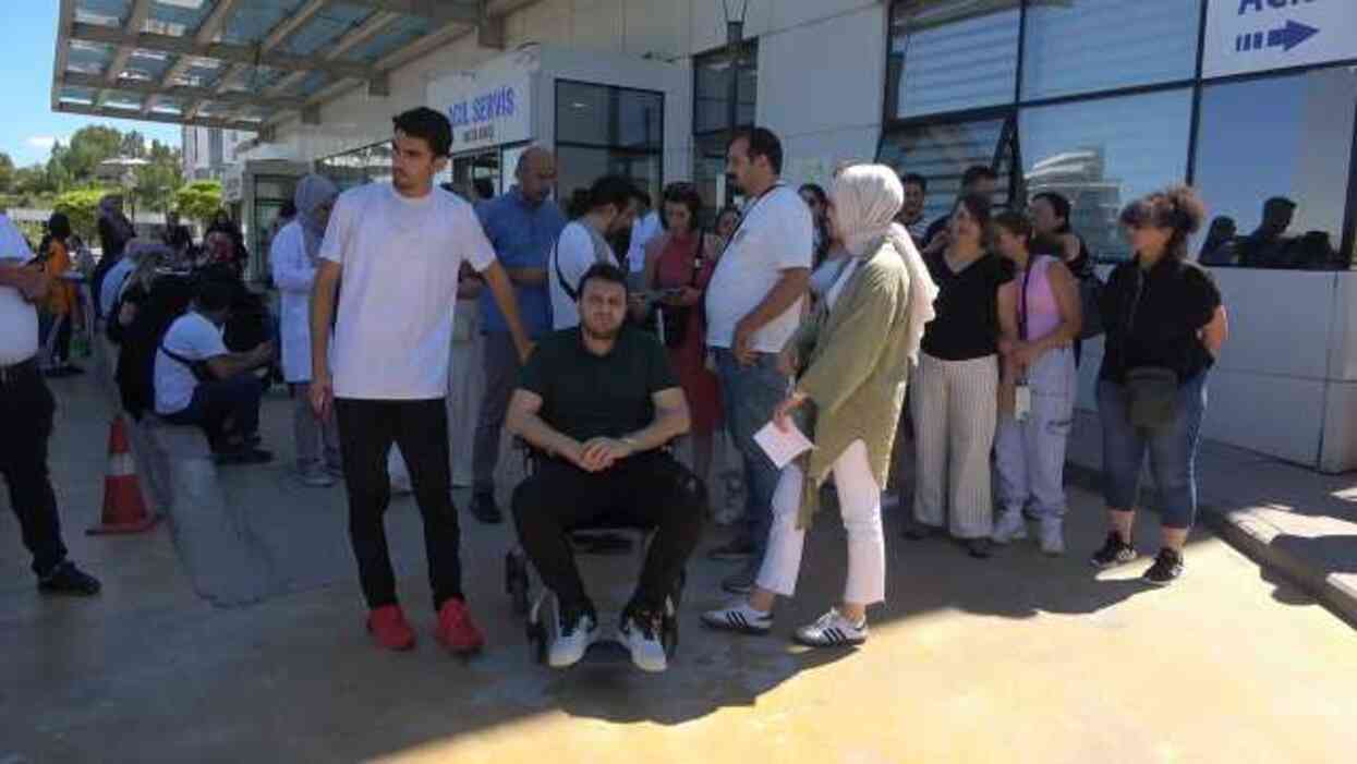 Kastamonu'da Özel Tema Koleji yöneticileri tarafından öğretmenlere saldırı Kastamonu'da Özel Tema Koleji yöneticileri tarafından öğretmenlere saldırı