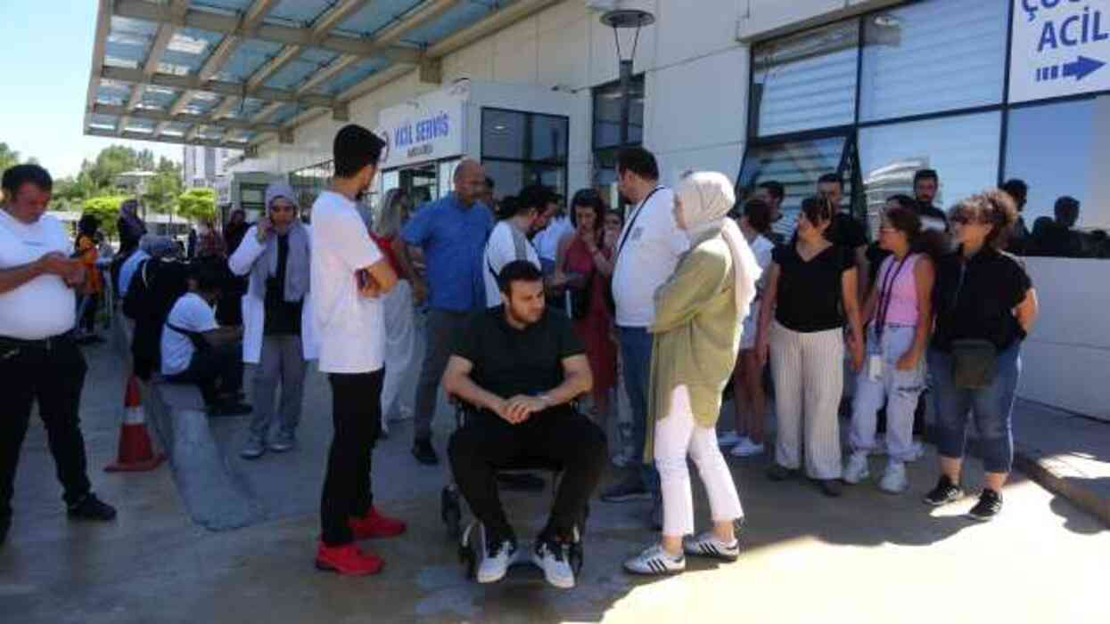 Kastamonu'da Özel Tema Koleji yöneticileri tarafından öğretmenlere saldırı Kastamonu'da Özel Tema Koleji yöneticileri tarafından öğretmenlere saldırı