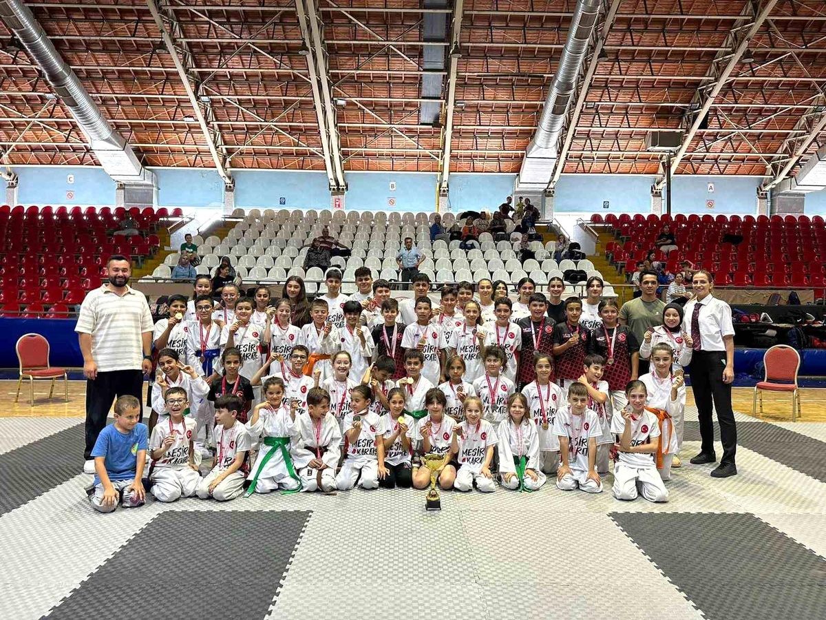 Manisa BBSK Karate Takımı 2024 Yaz Spor Okulları Açılışında Şampiyon Oldu